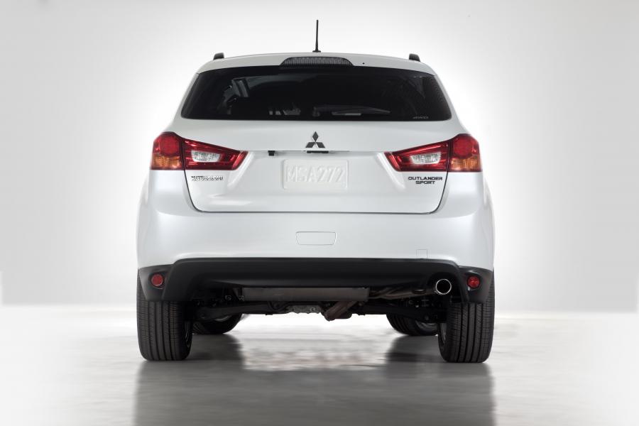  Mitsubishi Outlander Sport 2013 года  (фото 13 из 83)
